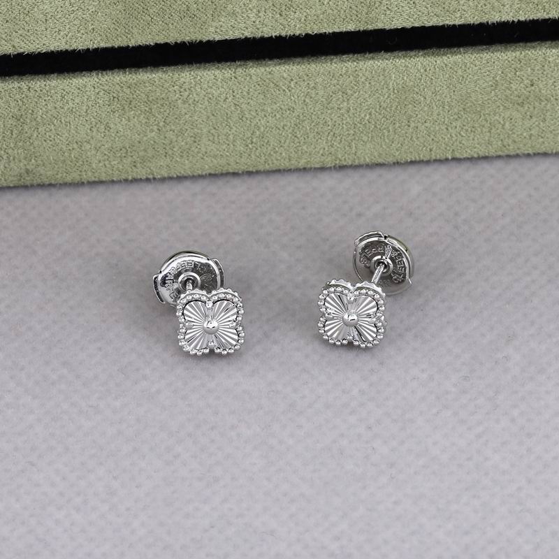 Van Cleef & Arpels earring 05yxh04 (3)