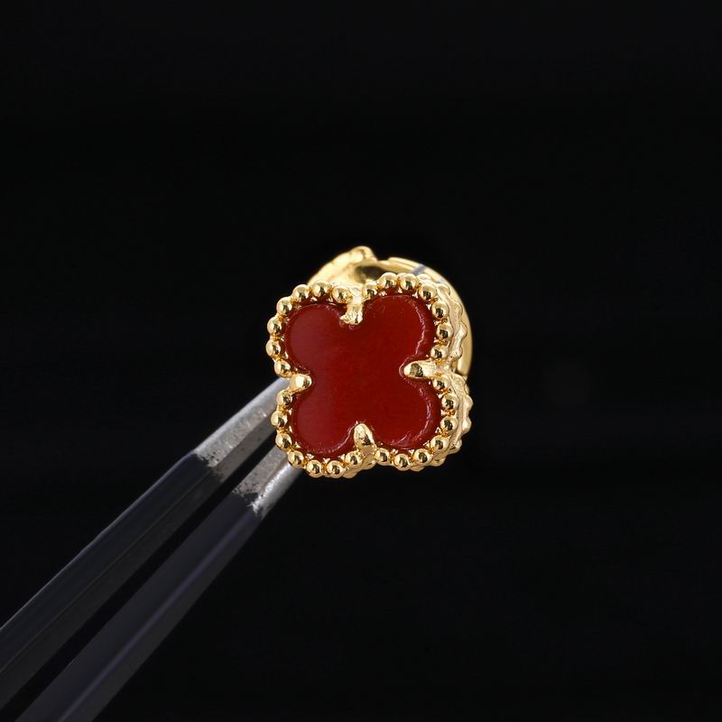 Van Cleef & Arpels earring 05yxh06 (4)