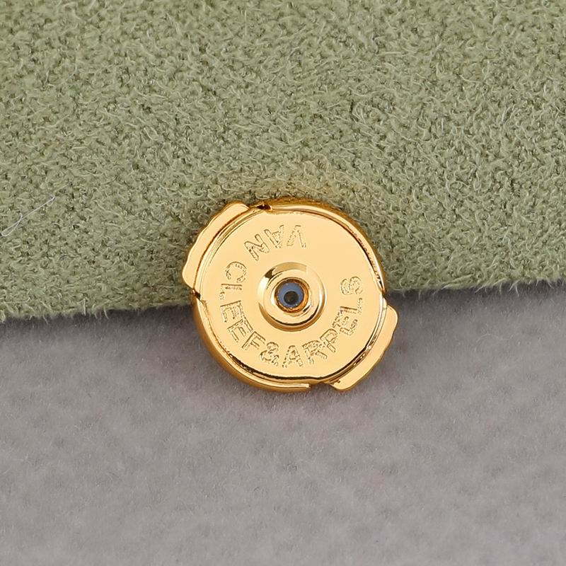 Van Cleef & Arpels earring 05yxh06 (5)