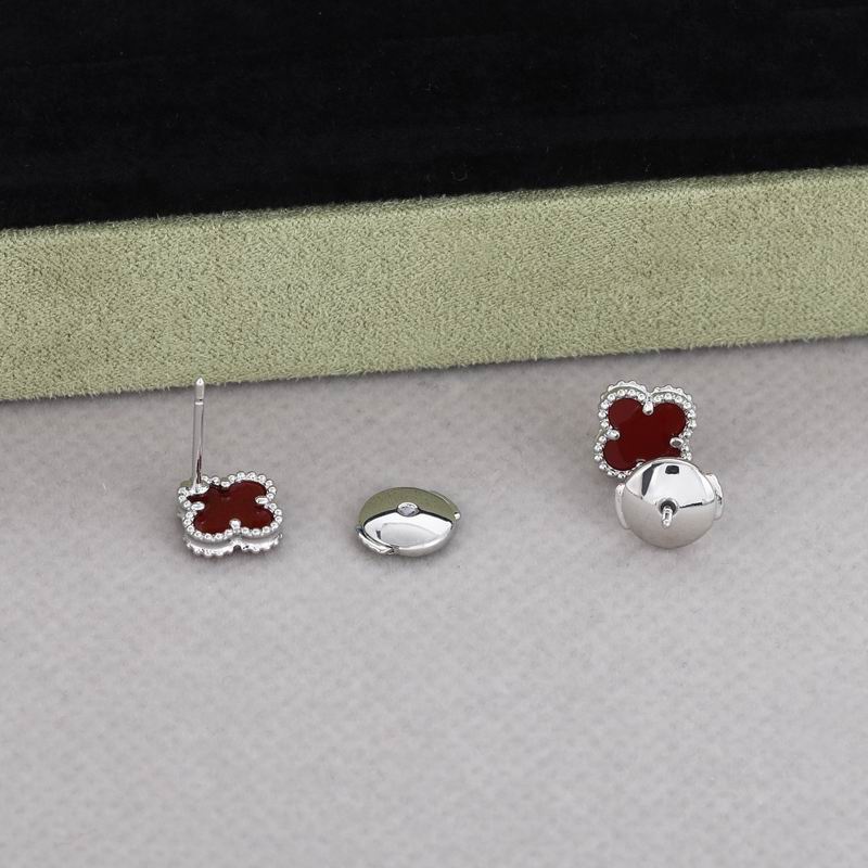 Van Cleef & Arpels earring 05yxh06 (6)