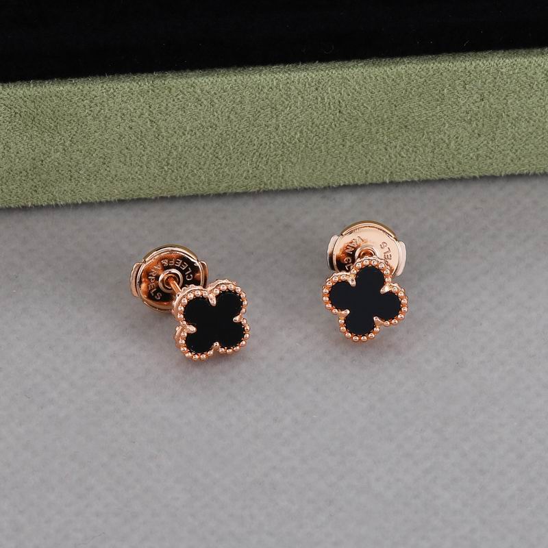 Van Cleef & Arpels earring 05yxh07 (2)