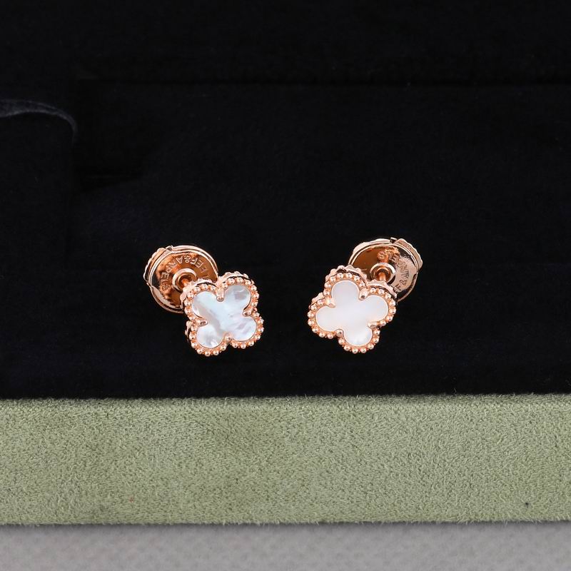 Van Cleef & Arpels earring 05yxh08 (2)