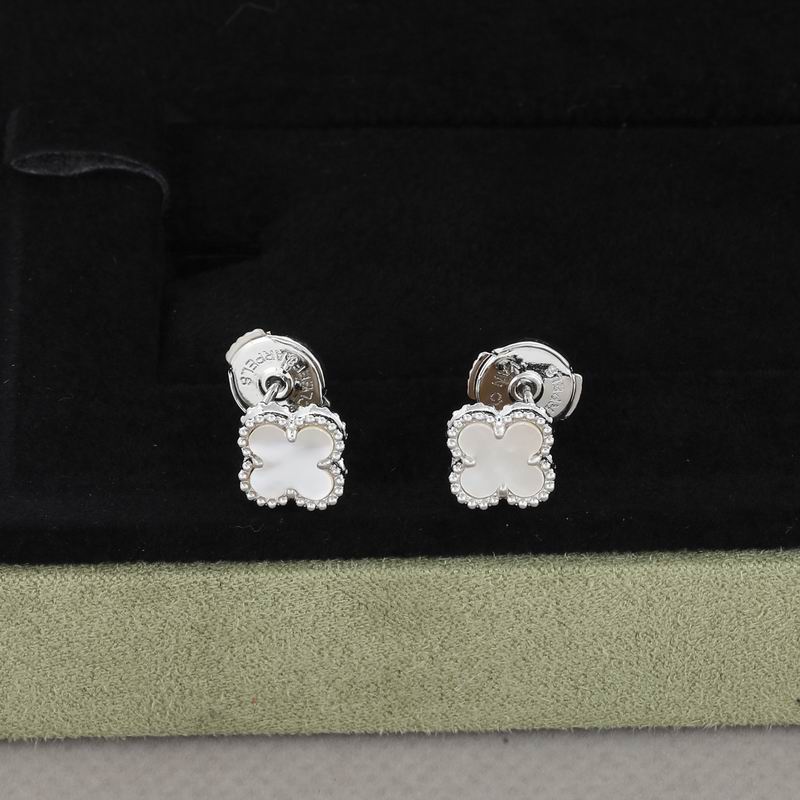 Van Cleef & Arpels earring 05yxh08 (3)