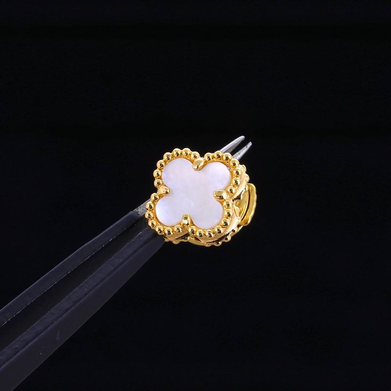 Van Cleef & Arpels earring 05yxh08 (7)