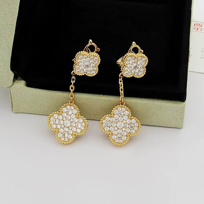 Van Cleef & Arpels earring 07yxh01 (2)