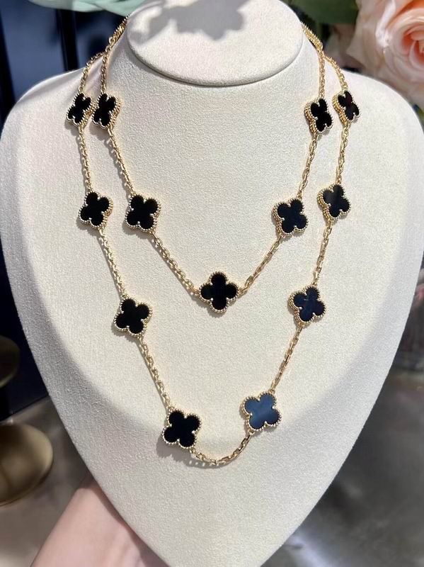 Van Cleef & Arpels necklace 04yxh03 (2)