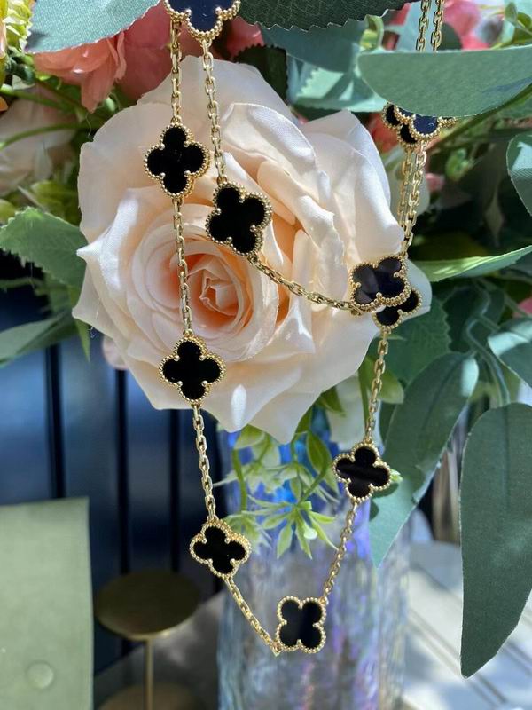 Van Cleef & Arpels necklace 04yxh03 (3)