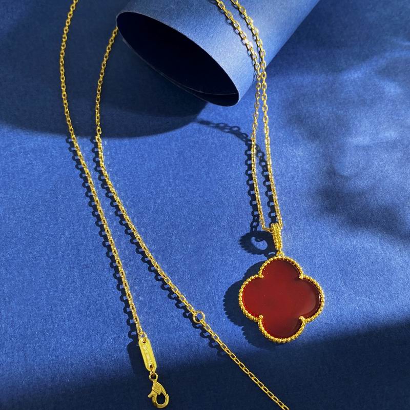Van Cleef & Arpels necklace 05yxh01 (4)