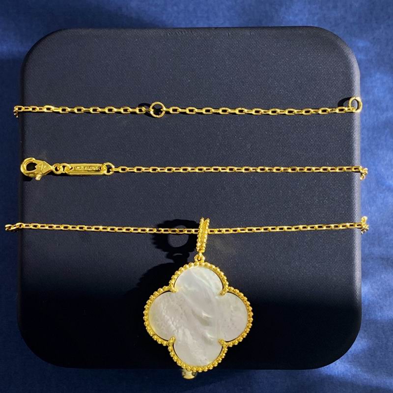 Van Cleef & Arpels necklace 05yxh01 (6)