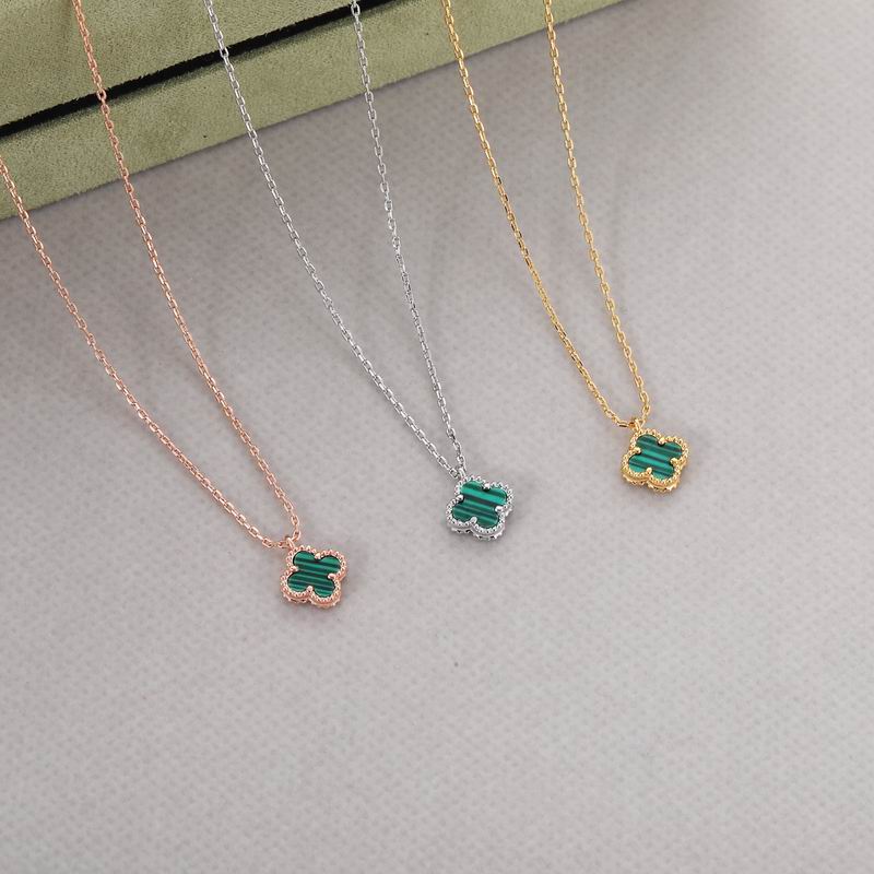 Van Cleef & Arpels necklace 05yxh02 (4)