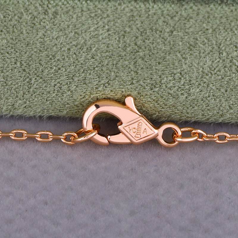 Van Cleef & Arpels necklace 05yxh02 (6)