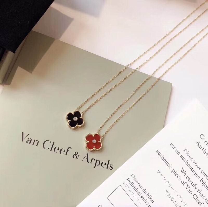 Van Cleef & Arpels necklace 05yxh03 (4)