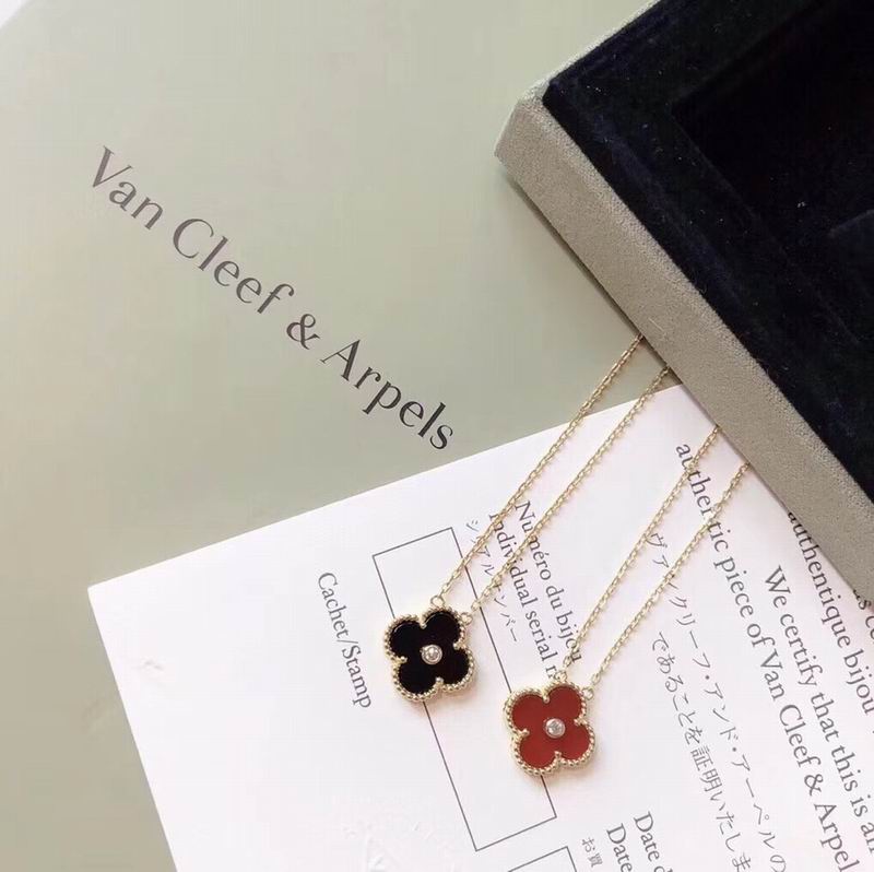 Van Cleef & Arpels necklace 05yxh03 (6)