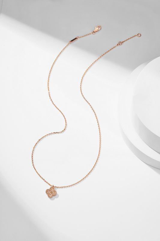 Van Cleef & Arpels necklace 05yxh04 (1)
