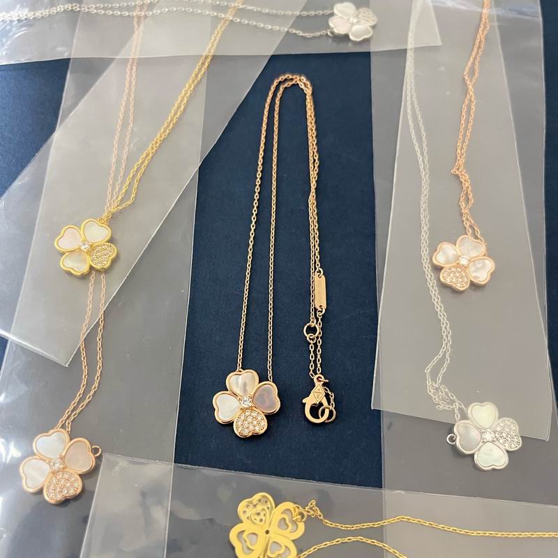 Van Cleef & Arpels necklace 06yxh02 (3)