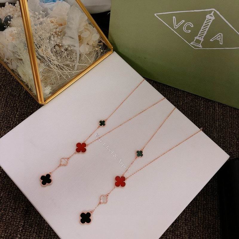 Van Cleef & Arpels necklace 06yxh05 (1)