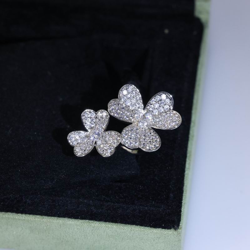 Van Cleef & Arpels ring 04yxh01 (3)