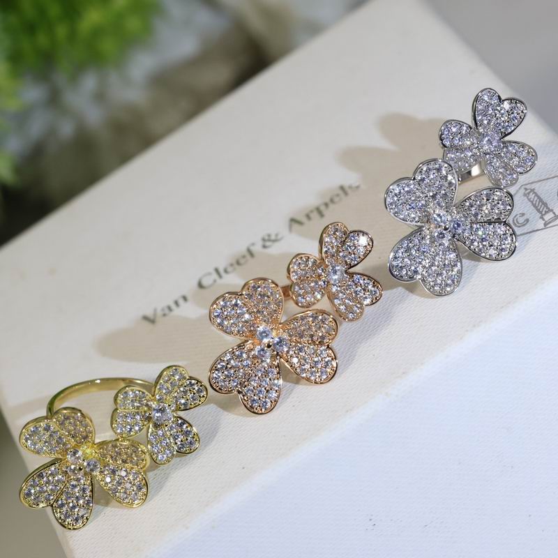 Van Cleef & Arpels ring 04yxh01 (9)