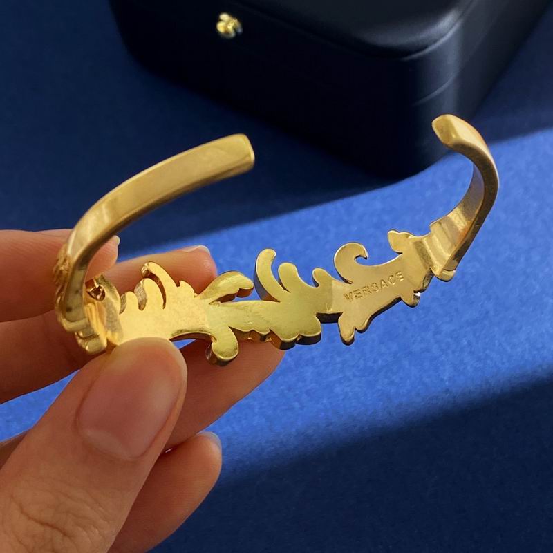 Versace bracelet 04yxh01 (7)