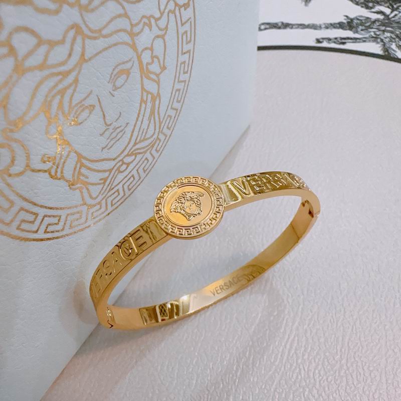 Versace bracelet 06yxh03 (1)