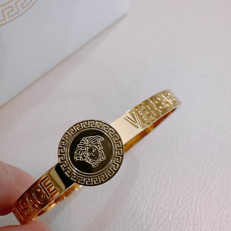 Versace bracelet 06yxh03 (3)