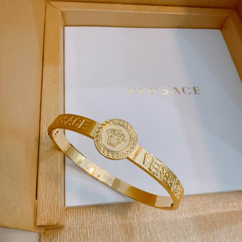Versace bracelet 06yxh03 (6)