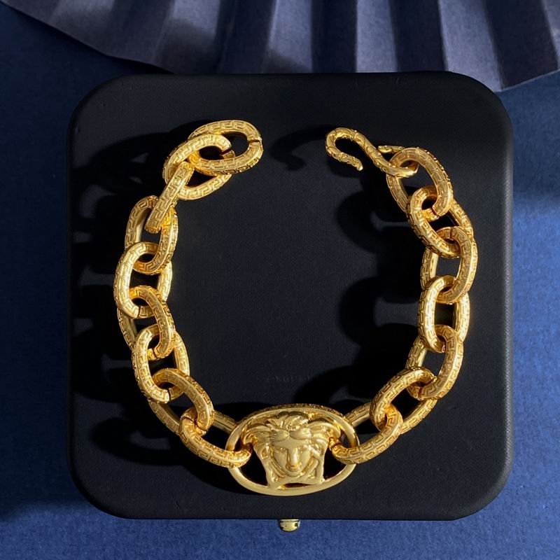 Versace bracelet 06yxh05 (1)