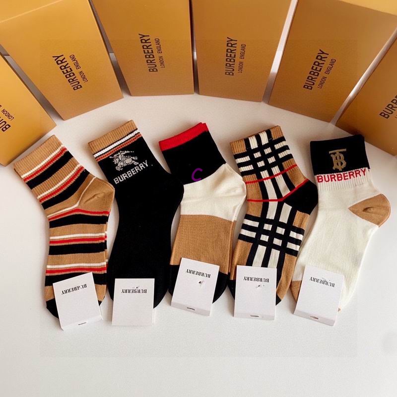 Burberry socks (2)