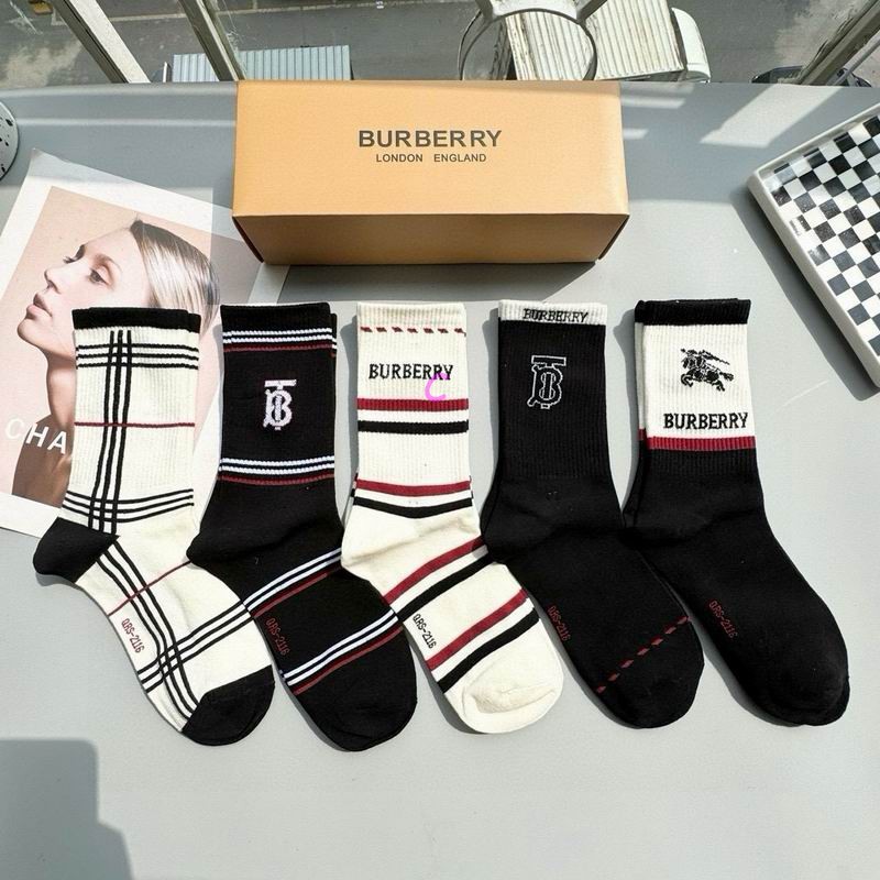 Burberry socks (3)