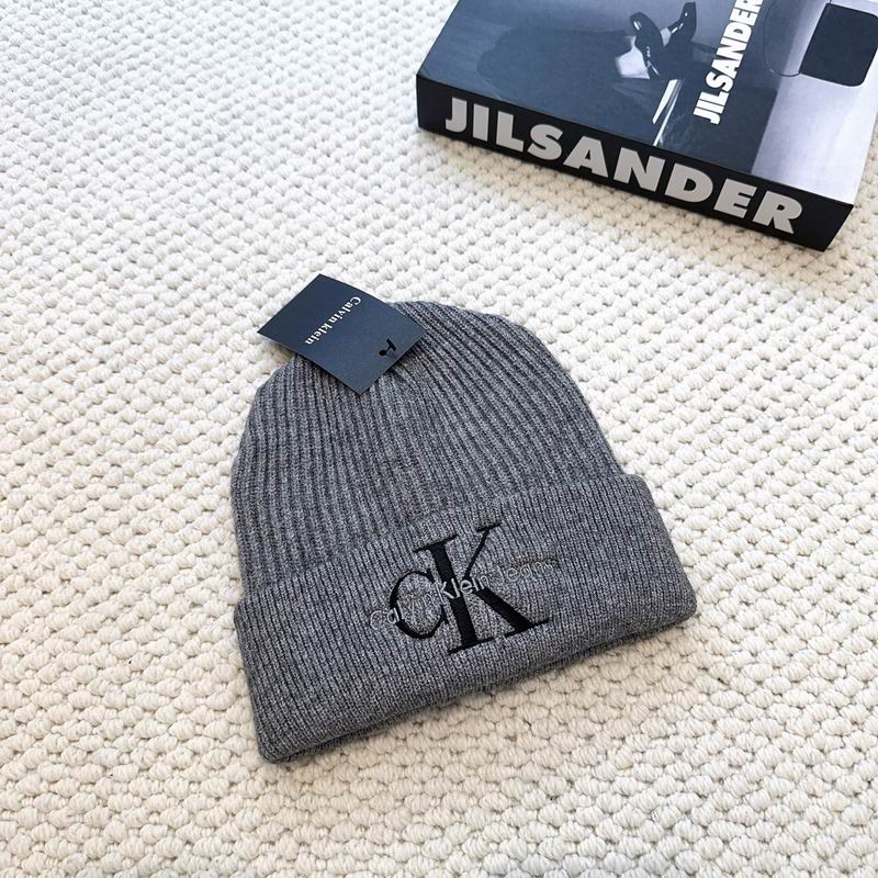 CK hat dx (641)