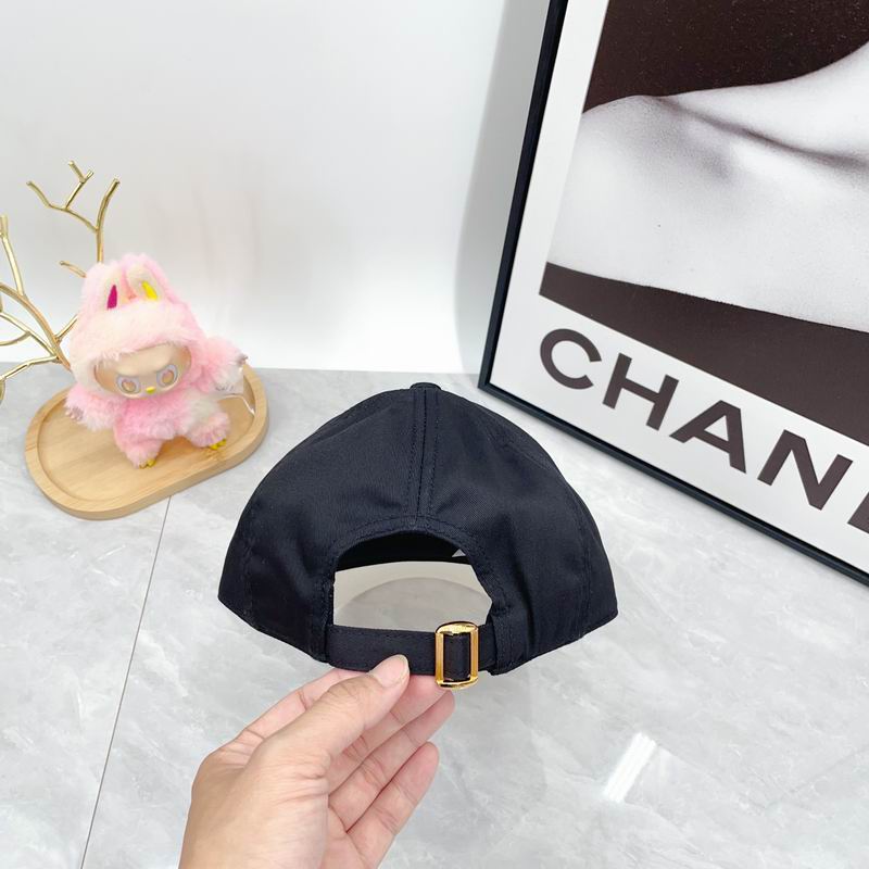 Celine Cap dx (55)
