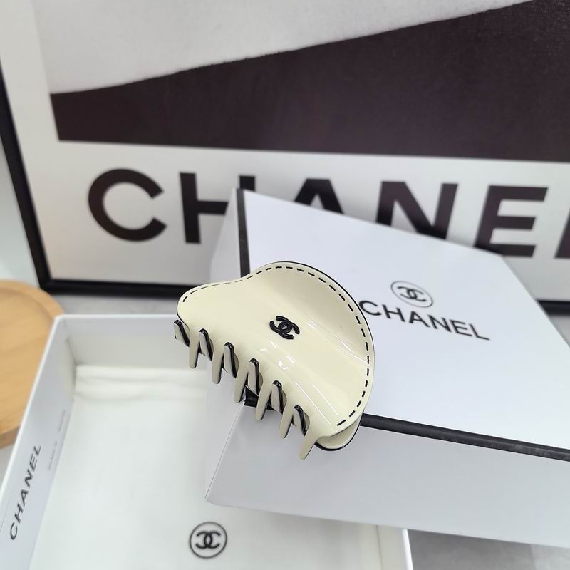 Chanel Hair Grab Clip dx (360)