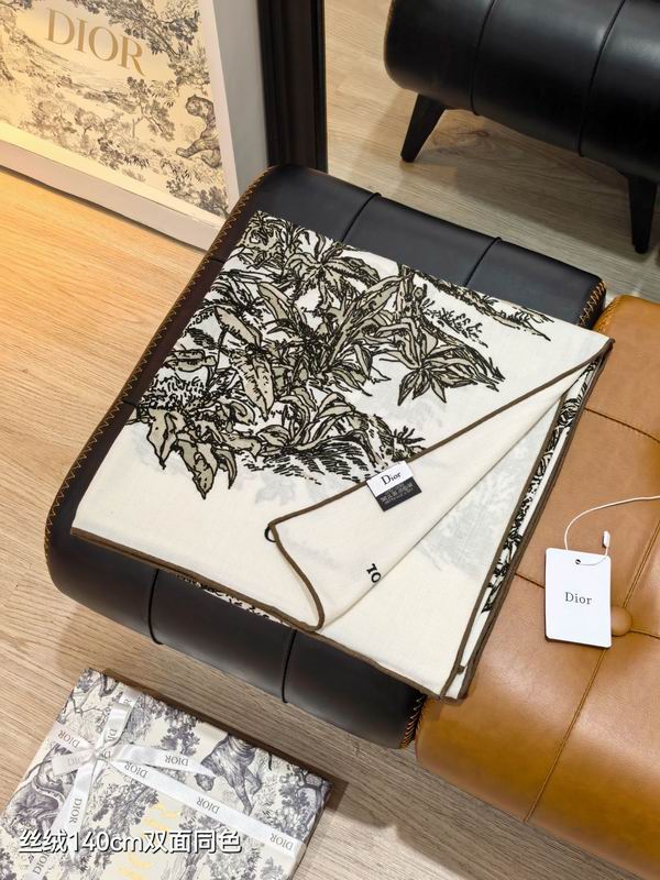 Dior Scarf 140X140cm 70%羊绒30%真丝 E06 (15)