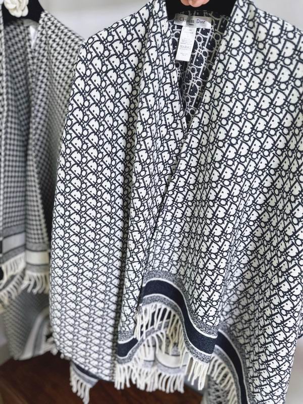 Dior cloak E (4)