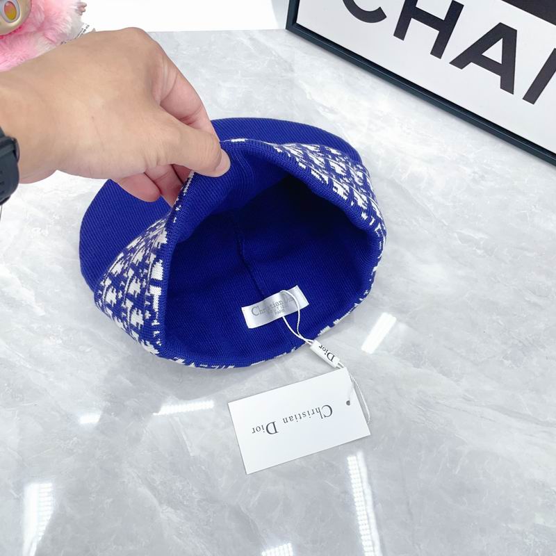 Dior hat dx (2015)