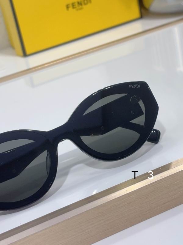 Fendi E0A056V 63 15-145 c08