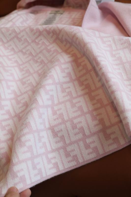 Fendi cloak E05 (10)