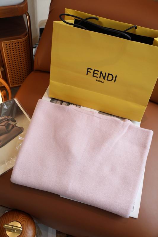 Fendi cloak E05 (15)