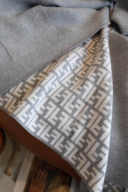 Fendi cloak E05 (19)