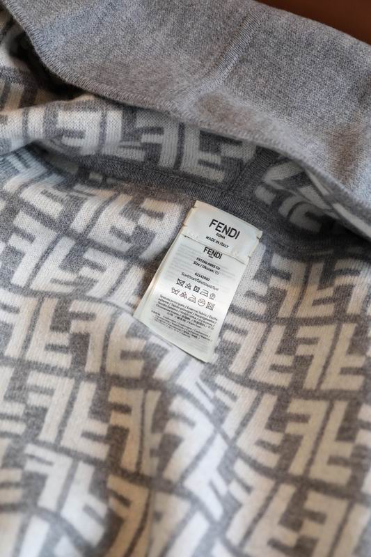 Fendi cloak E05 (20)