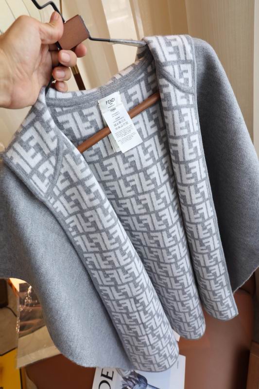 Fendi cloak E05 (26)