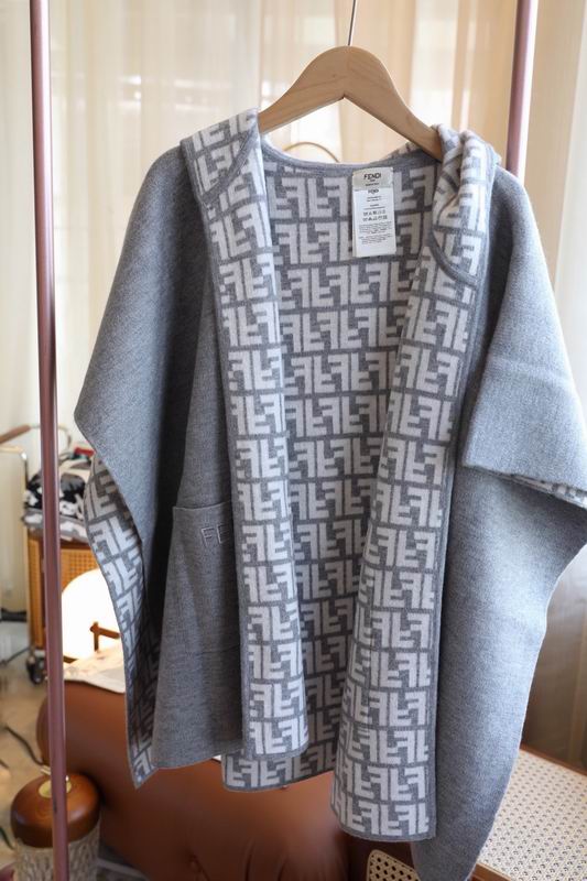 Fendi cloak E05 (27)