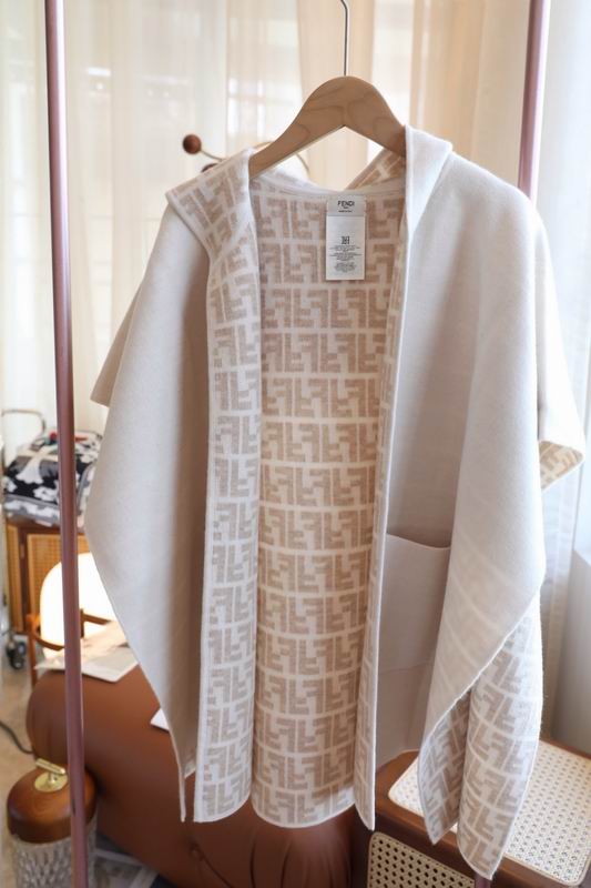 Fendi cloak E05 (35)
