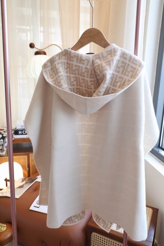 Fendi cloak E05 (36)