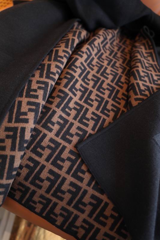 Fendi cloak E05 (4)