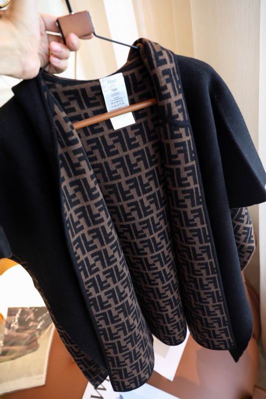 Fendi cloak E05 (5)