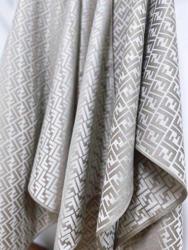 Fendi cloak E38 (11)