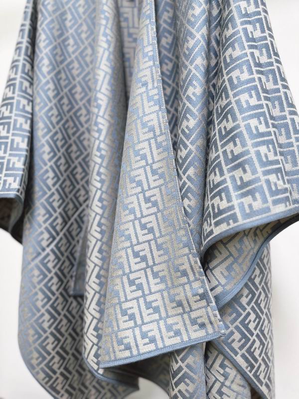 Fendi cloak E38 (19)