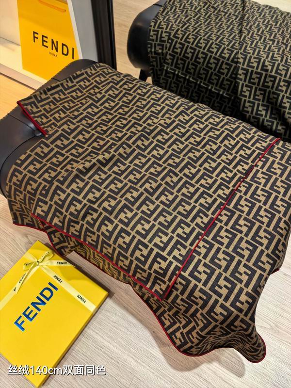 Fendi scarf 140X140cm 70%羊绒30%真丝 E50 (15)