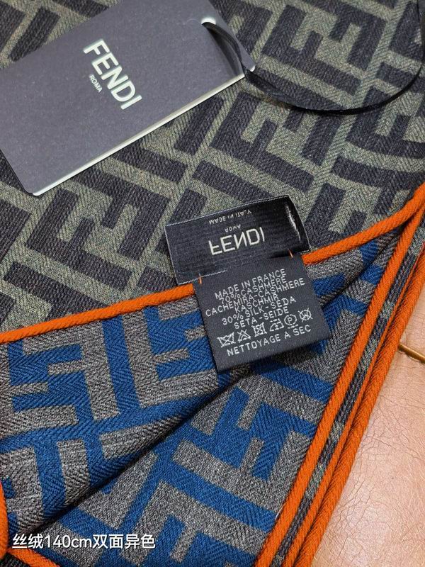 Fendi scarf 140X140cm 70%羊绒30%真丝 E50 (22)